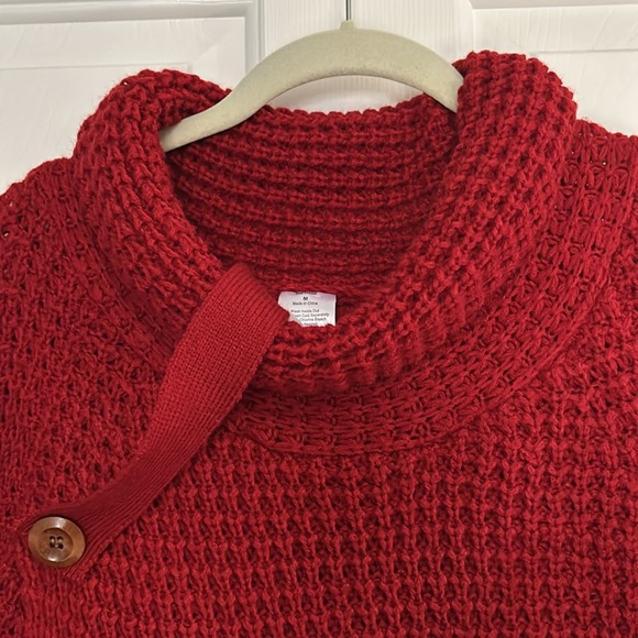 Lady’s cowl neck knit sweater - Picture 2 of 6